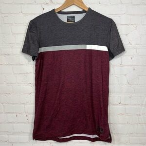 American Eagle T Shirt Mens Small Maroon AE Active Flex Short Sleeve Striped